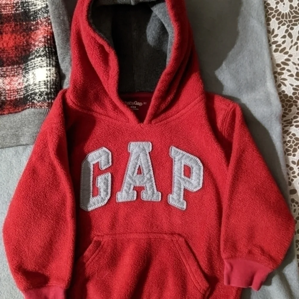 Boys Gap sweater and pullover fleece hoodie‎ size 3t 4-5t